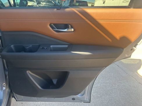 Used 2022 Nissan Pathfinder Platinum w/ Cargo Package image 28