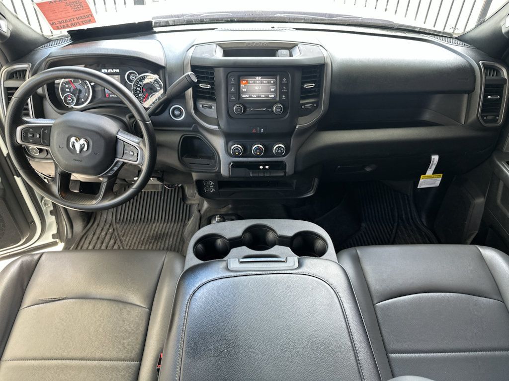 Used 2024 RAM 3500 Tradesman w/ Chrome Appearance Group AWD/4WD image 7
