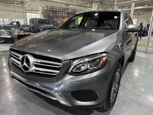 Used 2018 Mercedes-Benz GLC 300 w/ Multimedia Package image 23