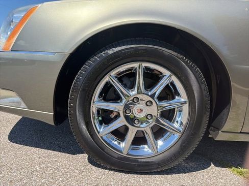 Used 2011 Cadillac DTS Luxury FWD image 31