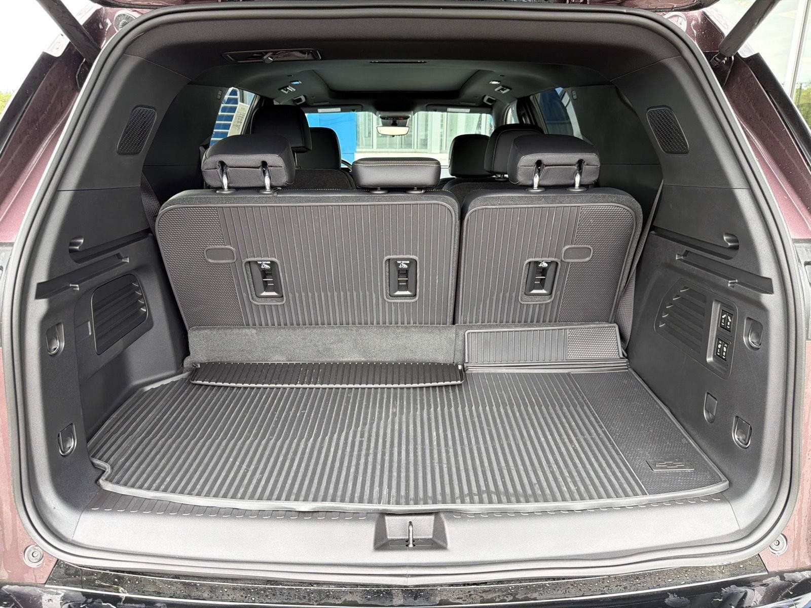 Used 2026 Chevrolet Traverse High Country w/ LPO, Floor Liner Package AWD/4WD image 45