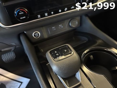 Used 2023 Nissan Rogue SV image 18