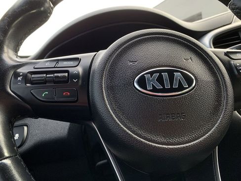 Used 2017 Kia Sorento SX image 19