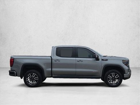 Used 2023 GMC Sierra 1500 AT4 w/ AT4 Premium Package AWD/4WD image 4