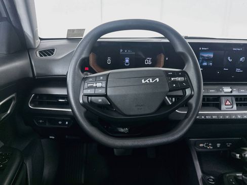 Used 2025 Kia K4 FWD image 18