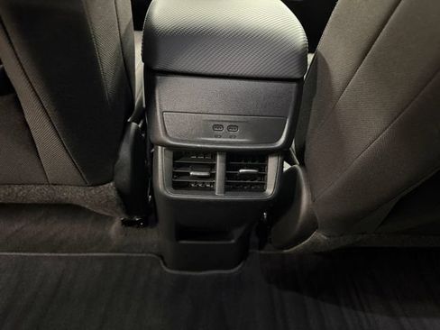 Used 2026 Chevrolet Equinox LT AWD/4WD image 19
