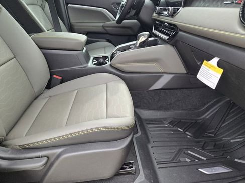 New 2026 Chevrolet Colorado ZR2 w/ Technology Package AWD/4WD image 10