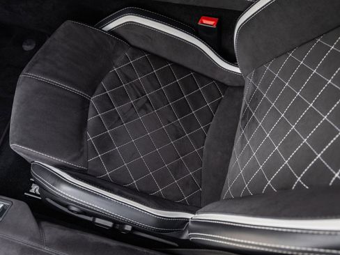 Used 2018 Lamborghini Aventador S image 31