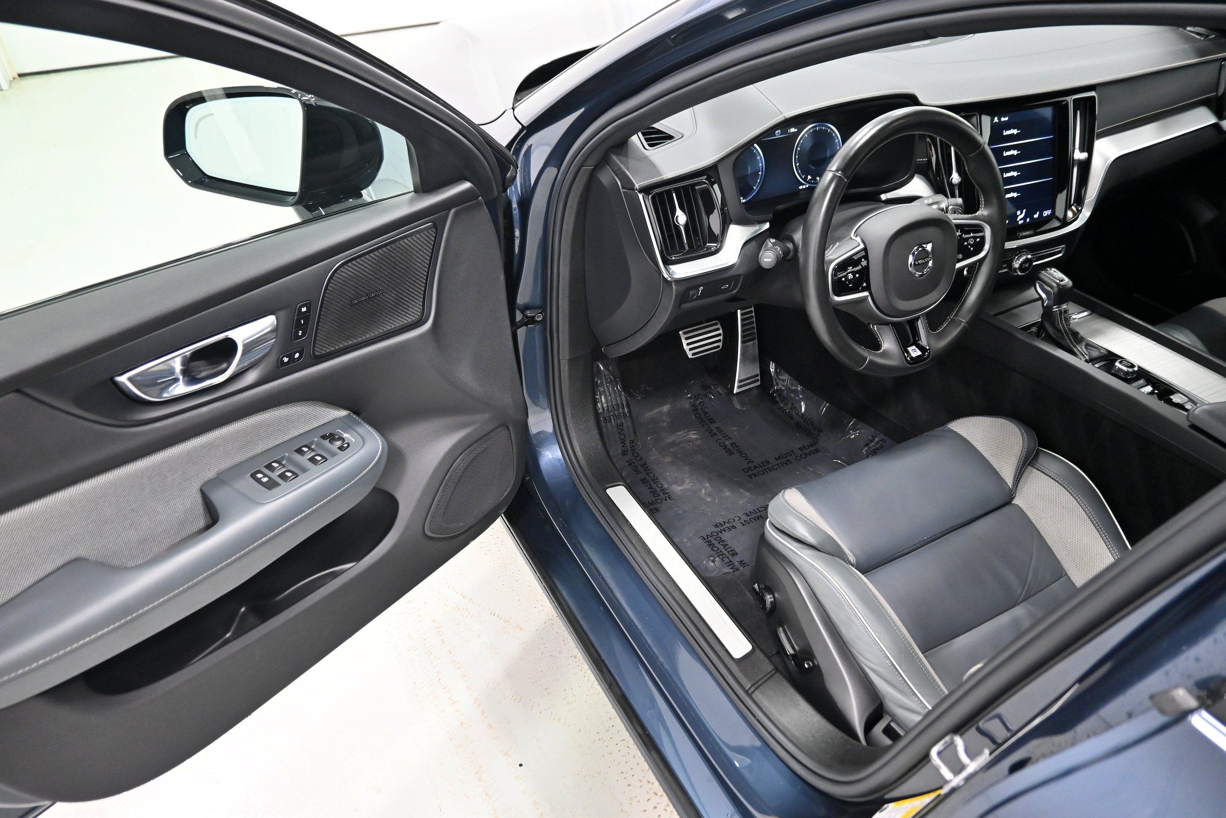Used 2020 Volvo S60 T6 R-Design AWD/4WD image 4