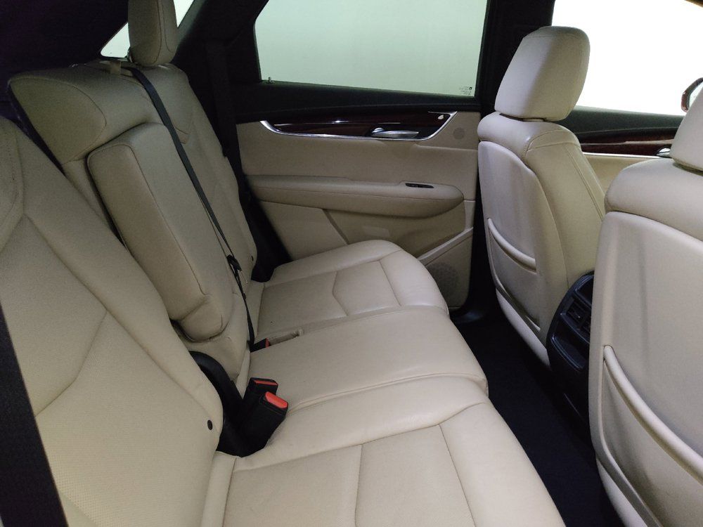 Used 2018 Cadillac XT5 Luxury w/ Driver Awareness Package FWD image 19