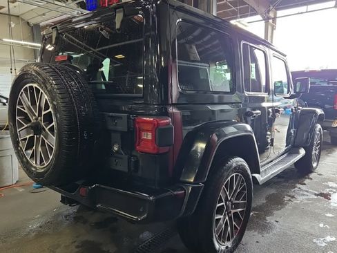 Used 2023 Jeep Wrangler Unlimited Sahara AWD/4WD image 2