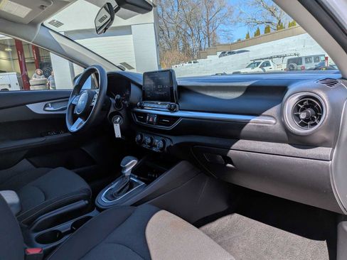 Used 2024 Kia Forte LXS FWD image 22