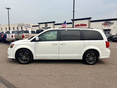 Used 2018 Dodge Grand Caravan GT FWD image 3