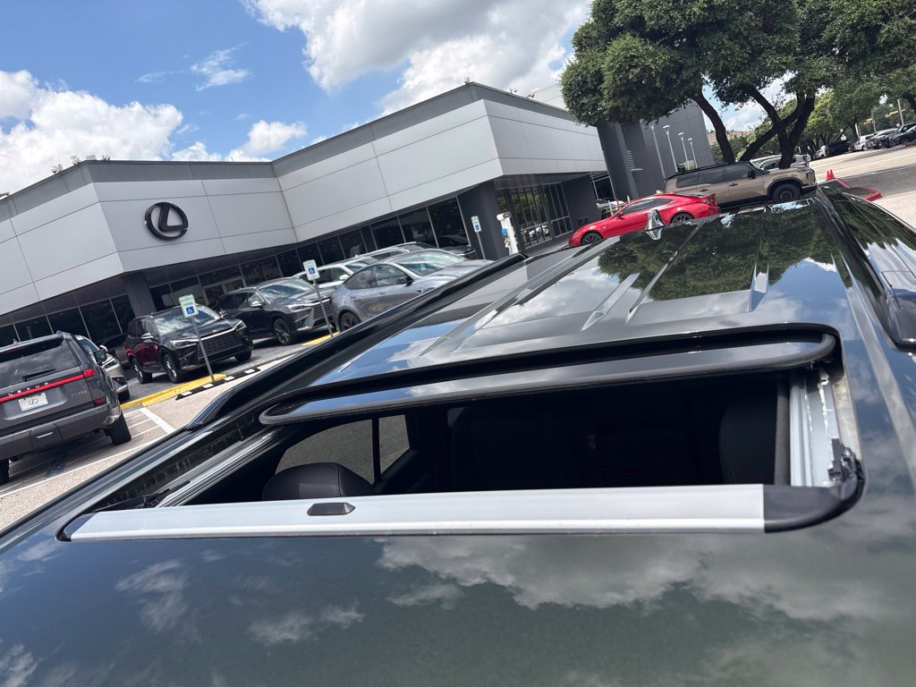 Certified 2025 Lexus GX 550 w/ Cold Area Package AWD/4WD image 10