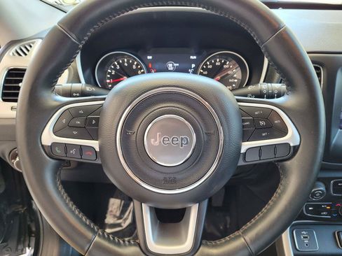 Used 2019 Jeep Compass Latitude w/ Popular Equipment Group FWD image 30