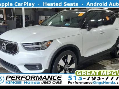 Used 2021 Volvo XC40 T5 Momentum w/ Premium Package