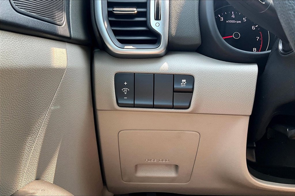 Used 2019 Kia Sportage LX AWD/4WD image 16
