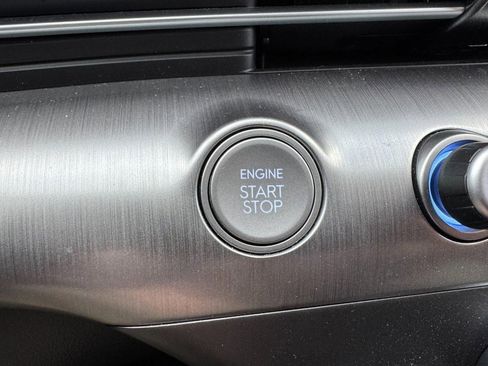 Certified 2025 Hyundai Kona SE image 21