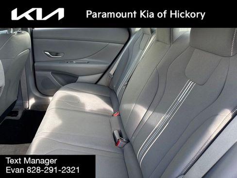 Used 2023 Hyundai Elantra SEL w/ Convenience Package FWD image 13
