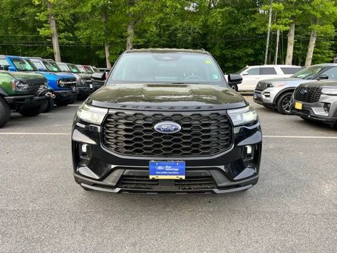 Used 2025 Ford Explorer ST-Line w/ ST-Line Street Pack AWD/4WD image 3