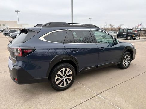 Used 2024 Subaru Outback Premium image 5