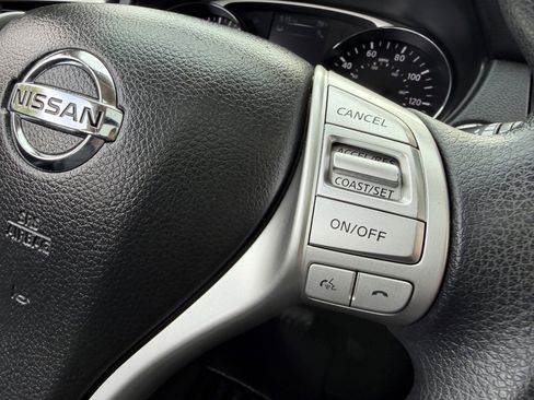 Used 2014 Nissan Rogue SV w/ SV Premium Package FWD image 34