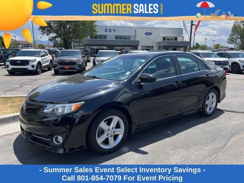 Used 2012 Toyota Camry SE FWD image 1