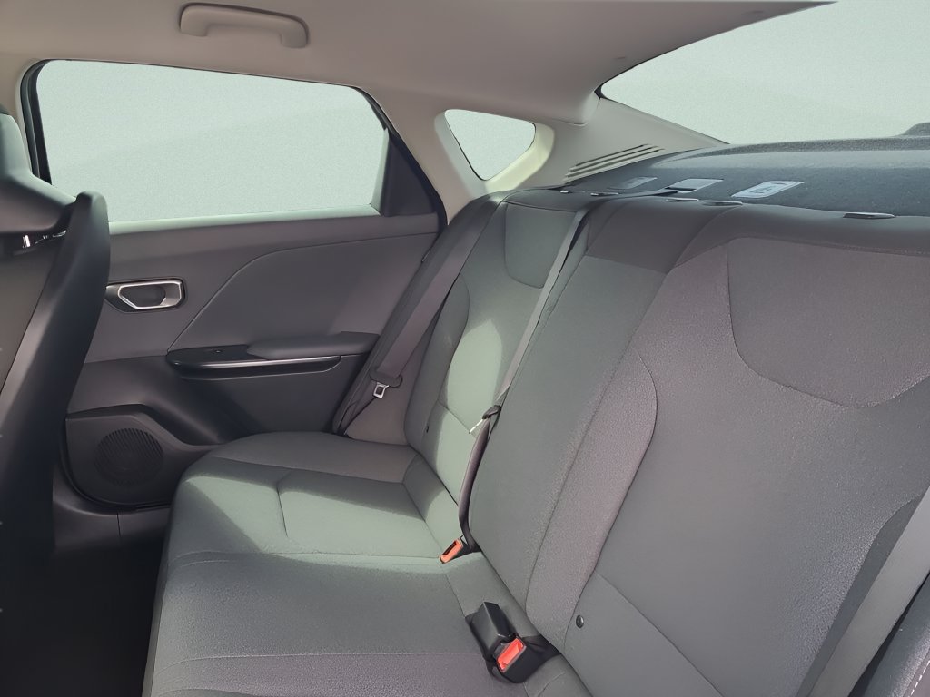 Used 2025 Kia K4 FWD image 14