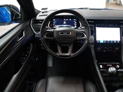 Used 2023 Jeep Grand Cherokee Overland w/ Advanced Protech Group III image 13