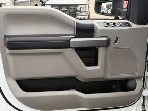 Used 2017 Ford F250 XLT w/ Camper Package AWD/4WD image 30