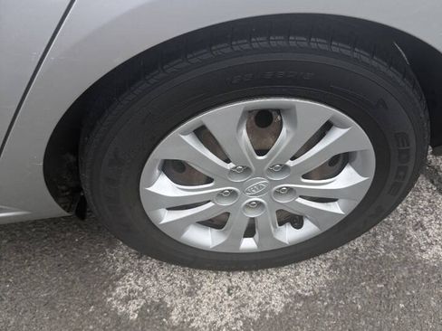 Used 2012 Kia Forte LX FWD image 15