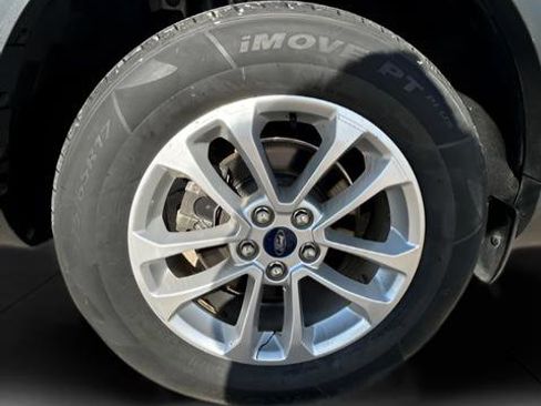 Used 2020 Ford Escape SE image 24