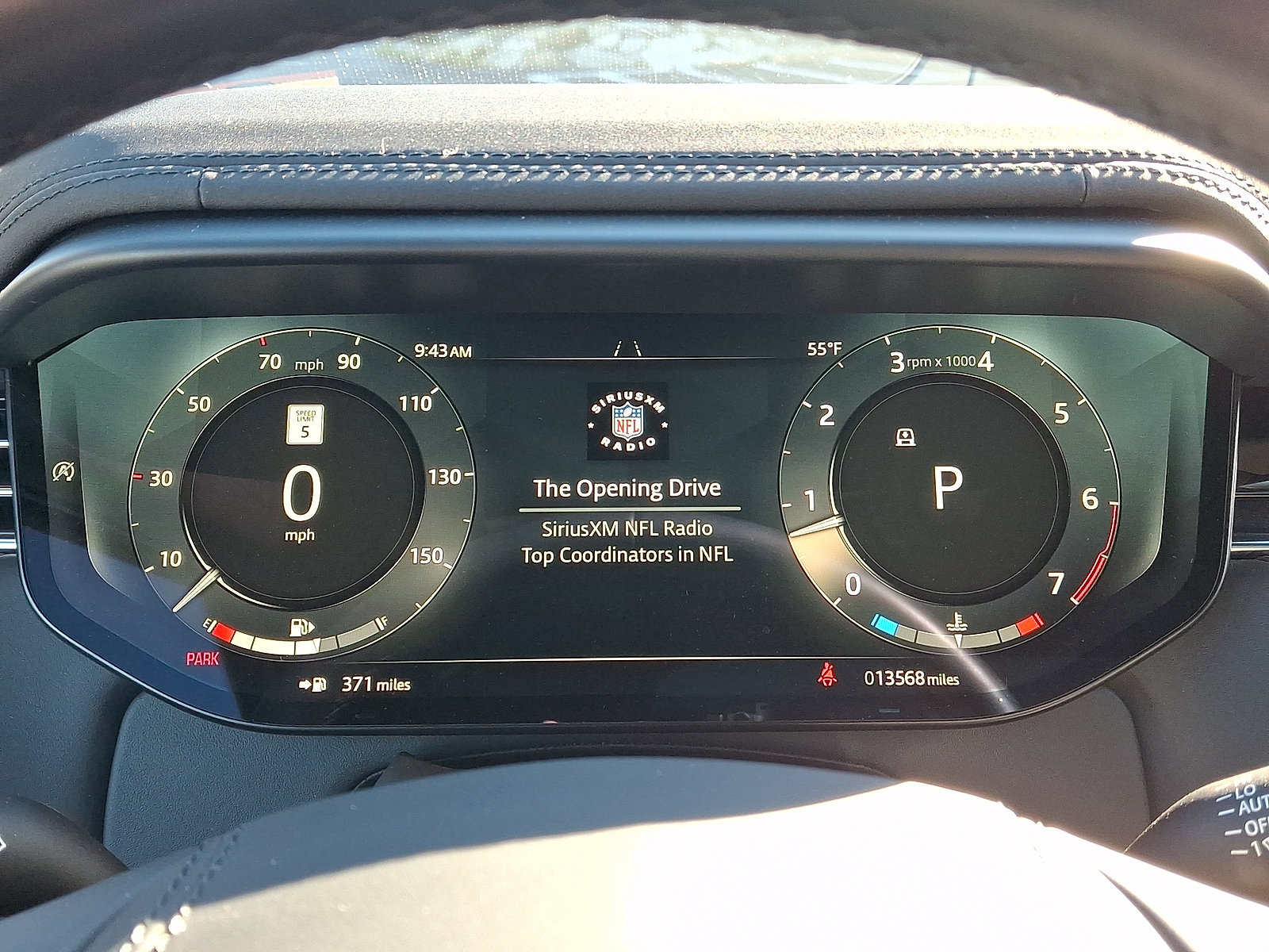 Used 2024 Land Rover Range Rover Sport SE AWD/4WD image 12
