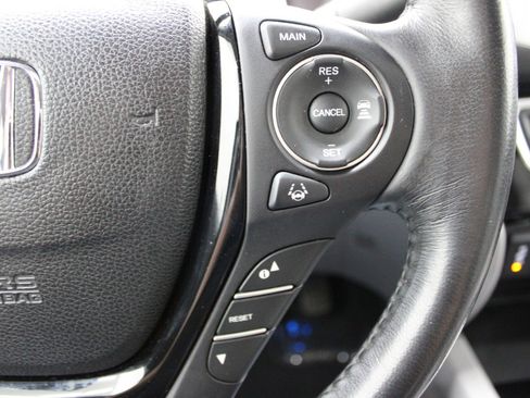 Used 2017 Honda Ridgeline RTL-E image 25