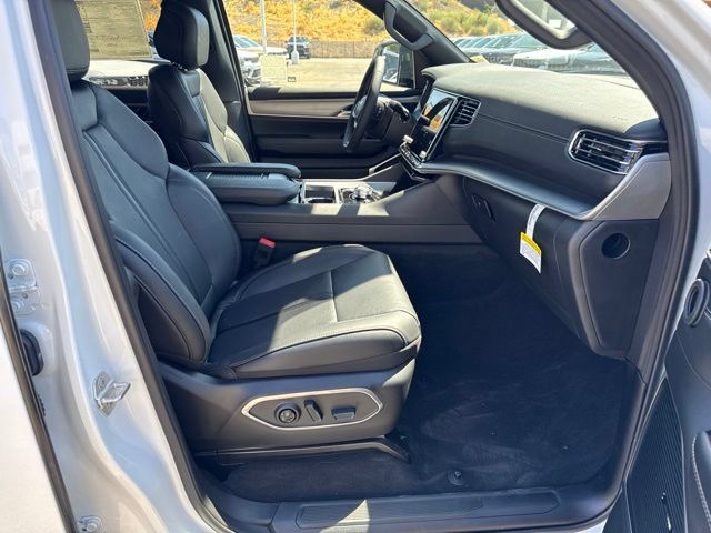 New 2026 Jeep Grand Wagoneer Limited AWD/4WD image 32