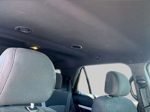 Used 2016 Ford Explorer XLT FWD image 22