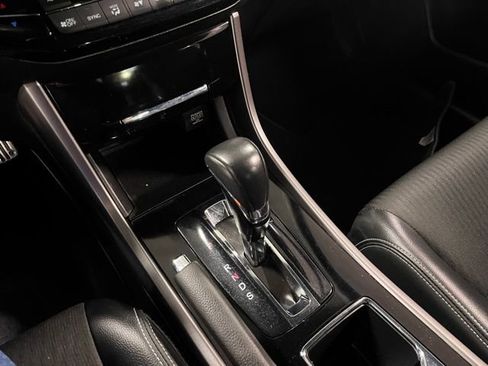 Used 2017 Honda Accord Sport image 28