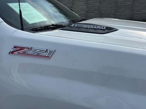 Used 2023 Chevrolet Silverado 2500 LT w/ Convenience Package image 3