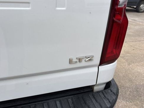 Used 2022 Chevrolet Silverado 2500 LTZ w/ Safety Package AWD/4WD image 6