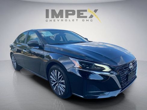 Used 2025 Nissan Altima 2.5 SV FWD image 7