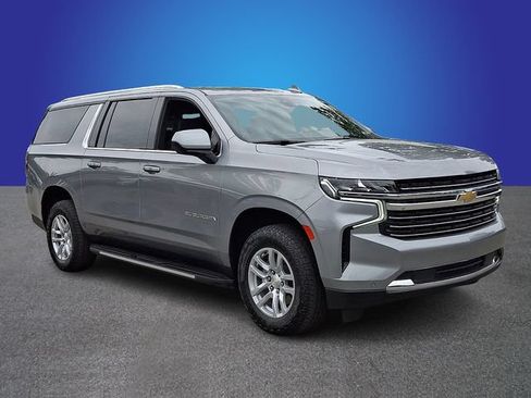 Used 2023 Chevrolet Suburban LT AWD/4WD image 3