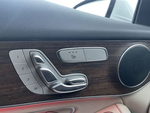 Used 2022 Mercedes-Benz GLC 300 4MATIC image 22