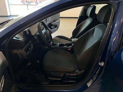 Used 2025 Kia K4 LXS image 25