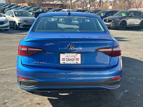 Used 2024 Volkswagen Jetta SE image 6