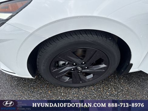 Certified 2023 Hyundai Elantra SEL FWD image 19