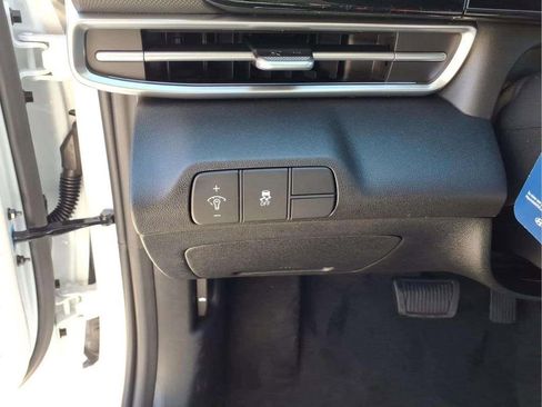 New 2026 Hyundai Elantra Limited FWD image 10