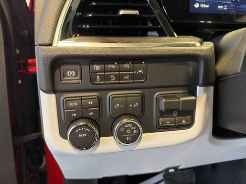 New 2026 Chevrolet Tahoe Premier w/ Sun And Tow Package AWD/4WD image 15