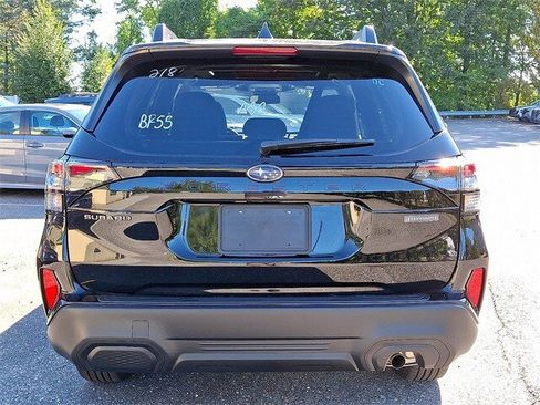 New 2025 Subaru Forester Premium image 5
