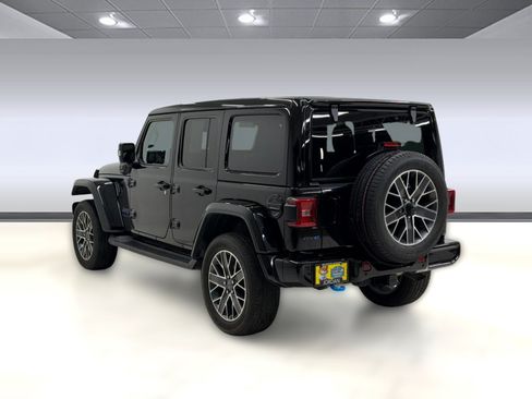 Used 2023 Jeep Wrangler Unlimited Sahara AWD/4WD image 2