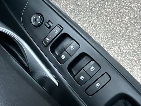 Used 2025 Hyundai Elantra SE image 22